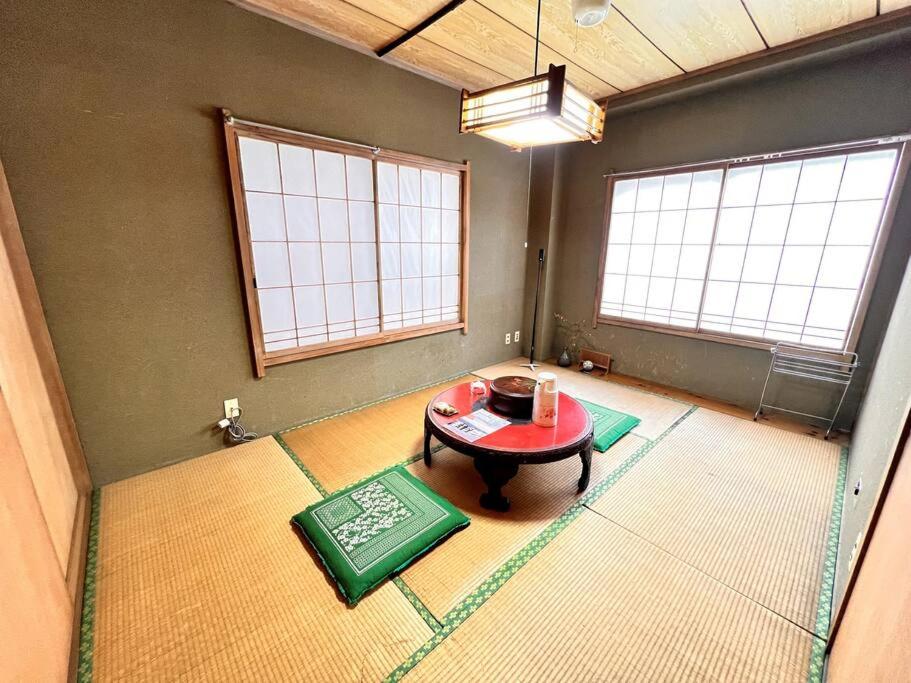 Myoko Akakura Ski-In Ski-Out Prime Location 3 bedroom apts