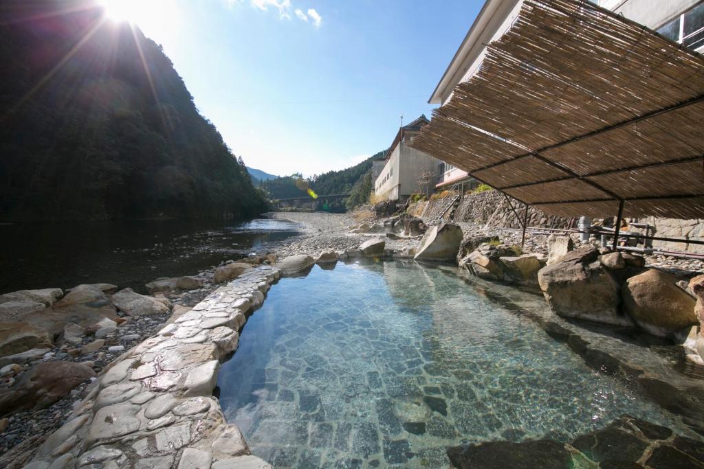 山水館 川湯まつや
